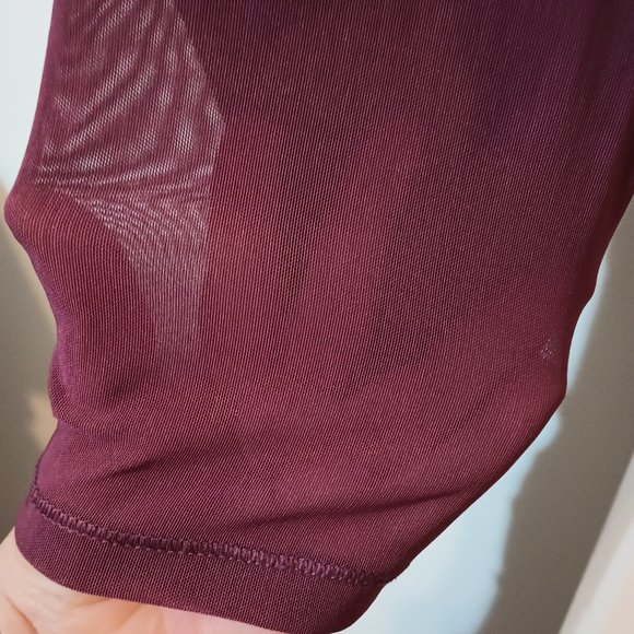 EUC ~Under Armour HeatGear Compression High Rise Ankle Crop Leggings Size: Large - Picture 2 of 5